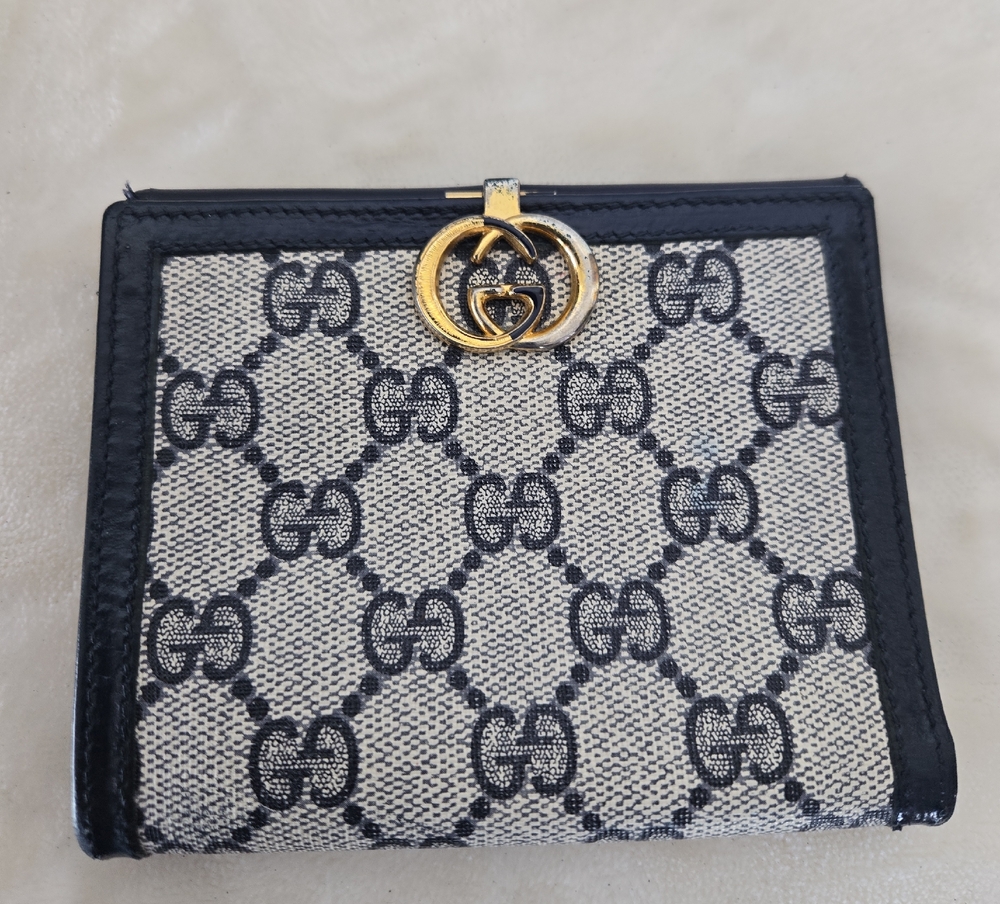Vintange Gucci Navy Blue Wallet.